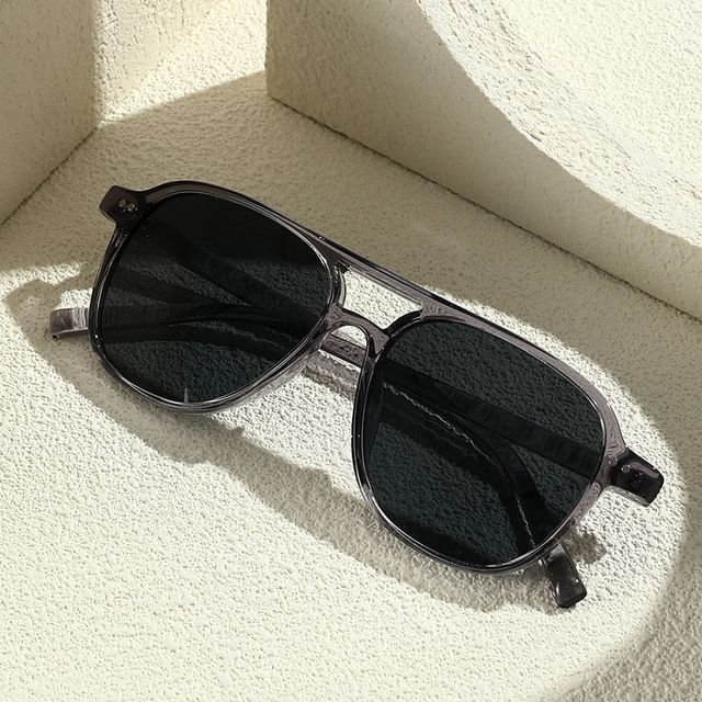 Plastic Sunglasses Aviator