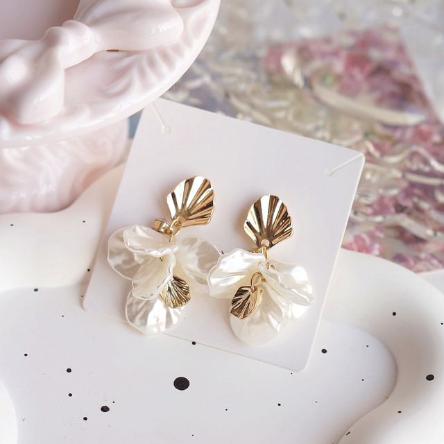 Clip-On / Earring Drop Shell Fringed