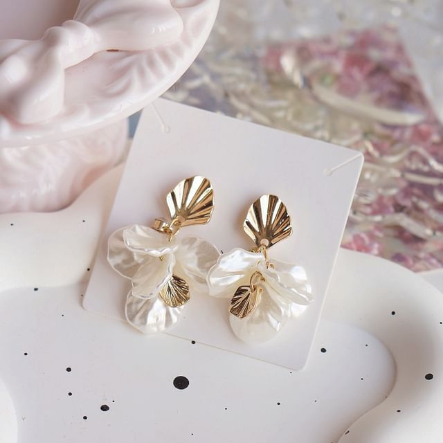 Clip-On / Earring Drop Shell Fringed