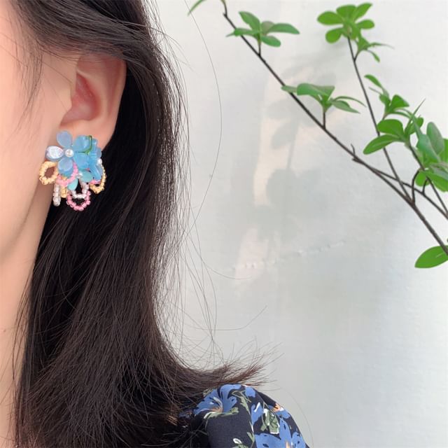 Faux Pearl Flower Ear Beaded Earring / Stud Clip-On