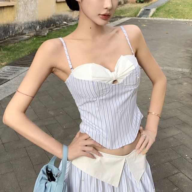 High Neckline A-Line Two-Piece / Maxi Waist Striped Sweetheart Cutout Mock Top Camisole Crop Skirt