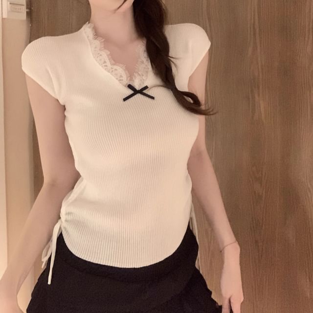 Trim Cap Sleeve Plain V-Neck Lace Top Knit Bow