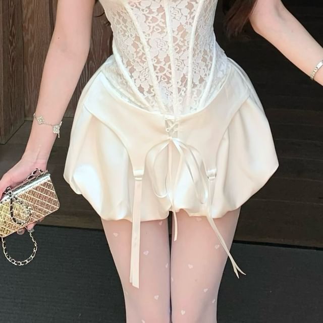 / Balloon Shorts Square-Neck Top Puff-Sleeve Waist High Lace Fishbone