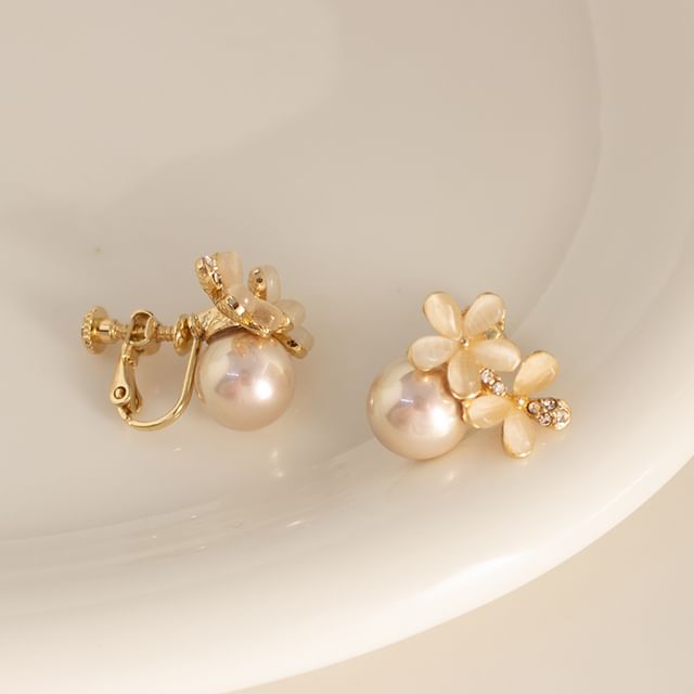 Faux Ear Stone Designs) Stud Cat Earring Eye Floral Pearl Alloy Cuff (Various /