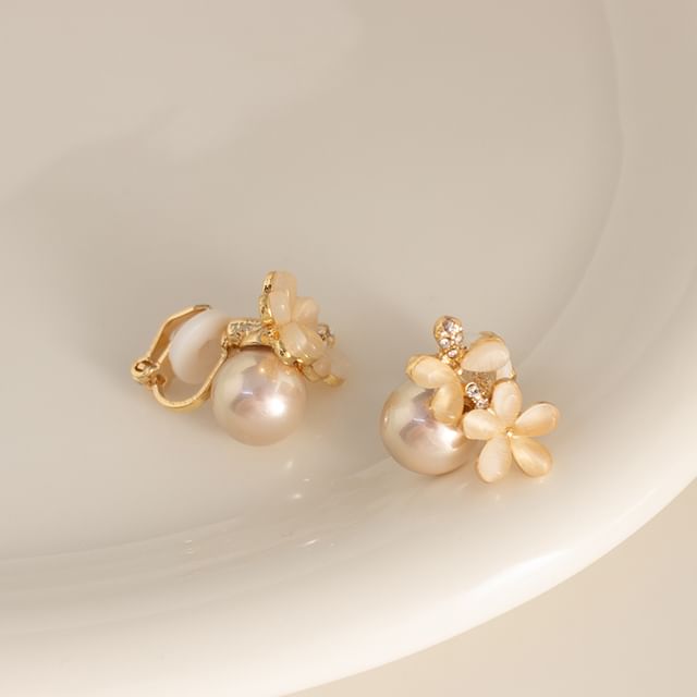 Faux Ear Stone Designs) Stud Cat Earring Eye Floral Pearl Alloy Cuff (Various /