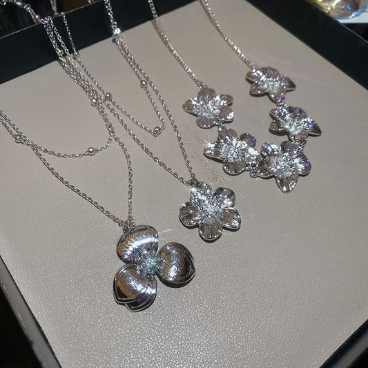 Floral Alloy Designs) Choker (Various