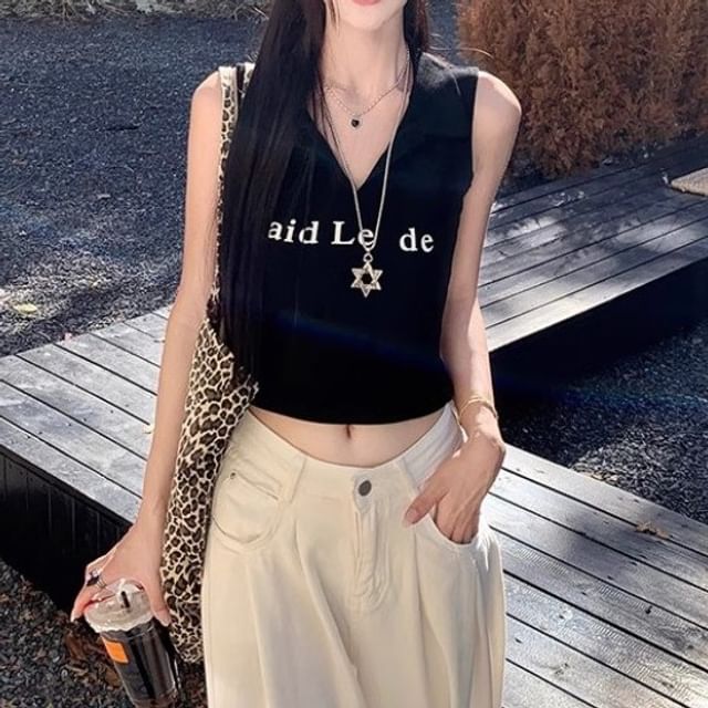 Tank V-Neck Crop Lettering Top