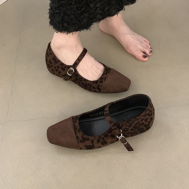 Cap Toe Square Wedge Mary Pumps Jane Hidden