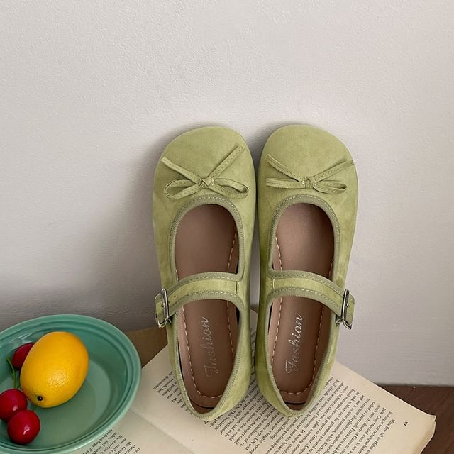 Accent Flats Plain Mary Jane Bow