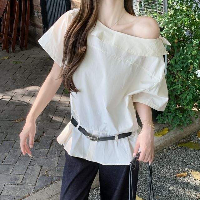 Plain Blouse Belt Shoulder Set: One Sleeveless +