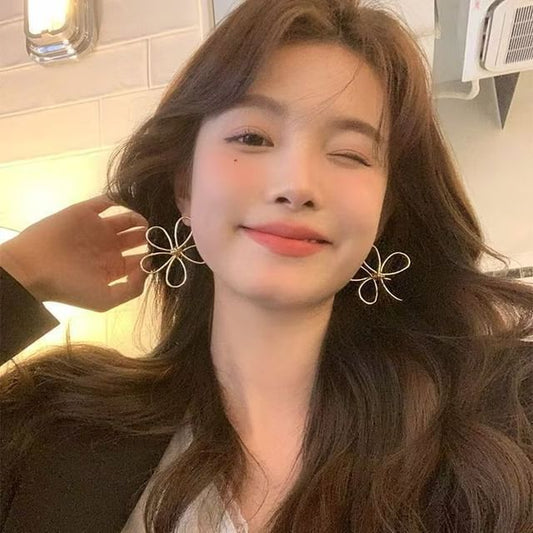 Stud Earring Floral Wirework Alloy