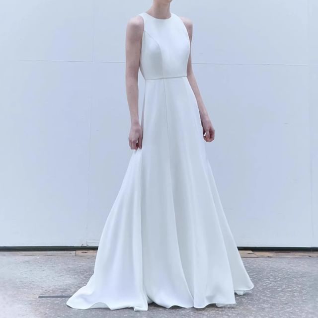 Round Neck A-Line Sleeveless Wedding Gown