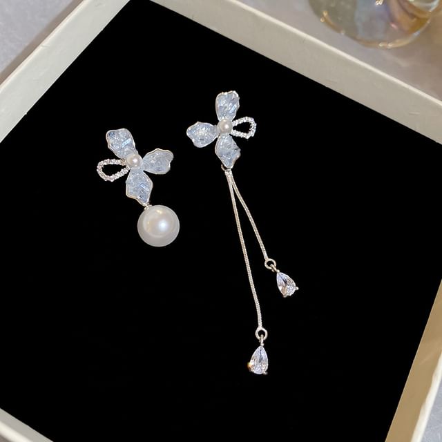 Earring Dangle Pearl Floral Faux