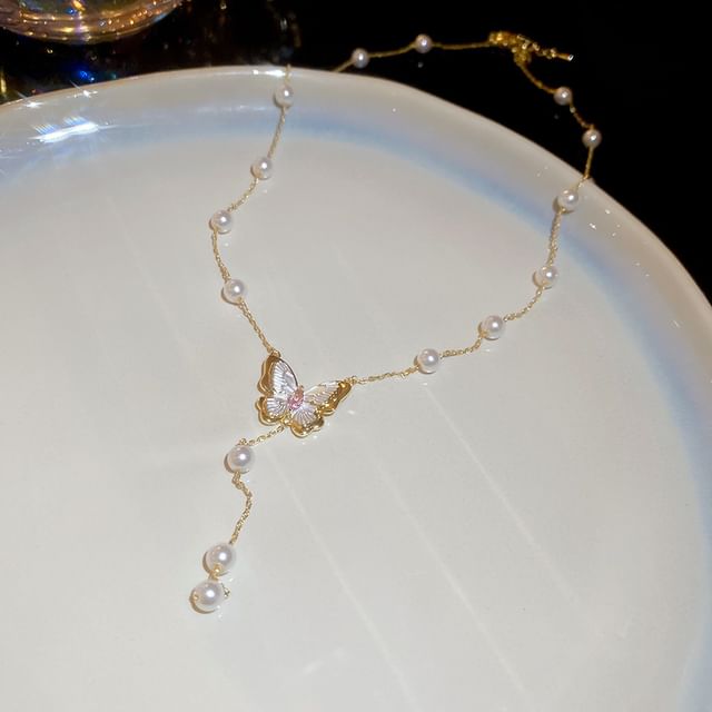 Layered Stud Pearl / Faux Necklace Butterfly Earring