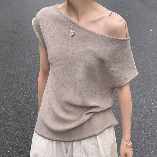 Short-Sleeve Top Knit Off-Shoulder Plain