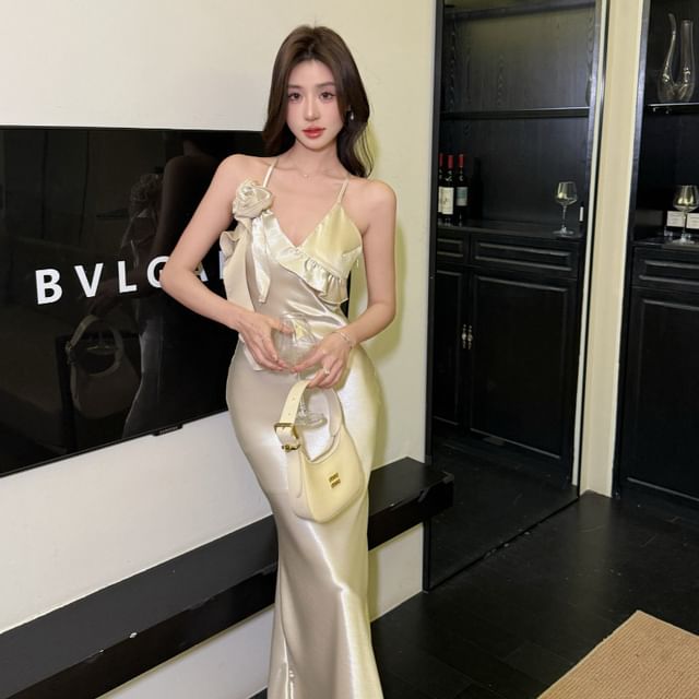 V-Neck Strap Spaghetti Mermaid Trim Gown Frill Evening