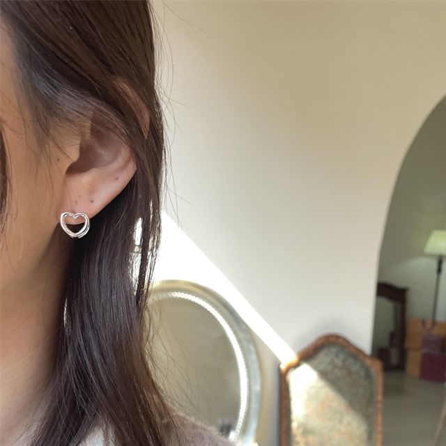 Leverback Heart Ear Stud Silver Sterling