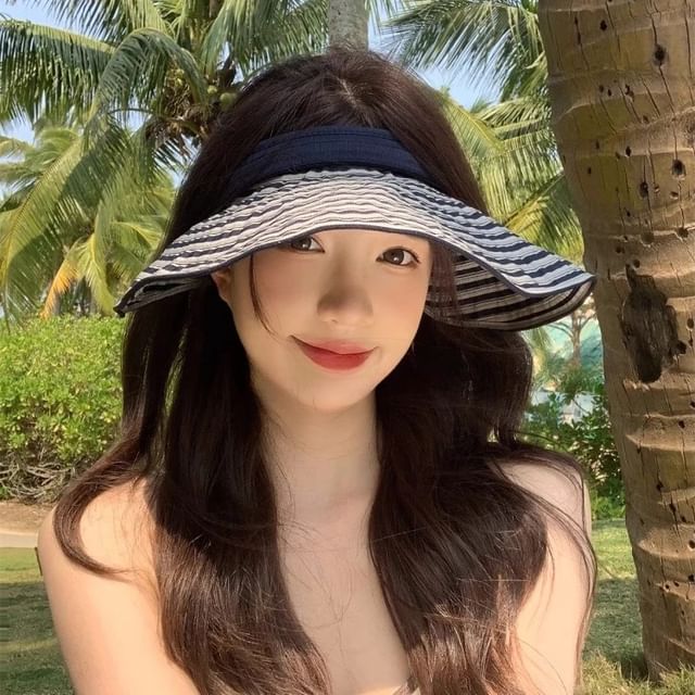 Visor Brim Striped Wide