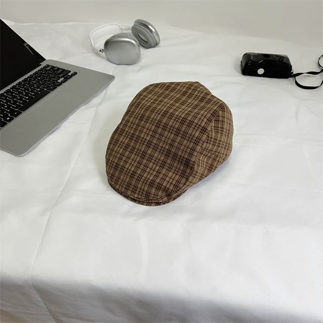 Cap Plaid Flat
