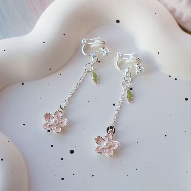 / Dangle On Earring Floral Clip Set