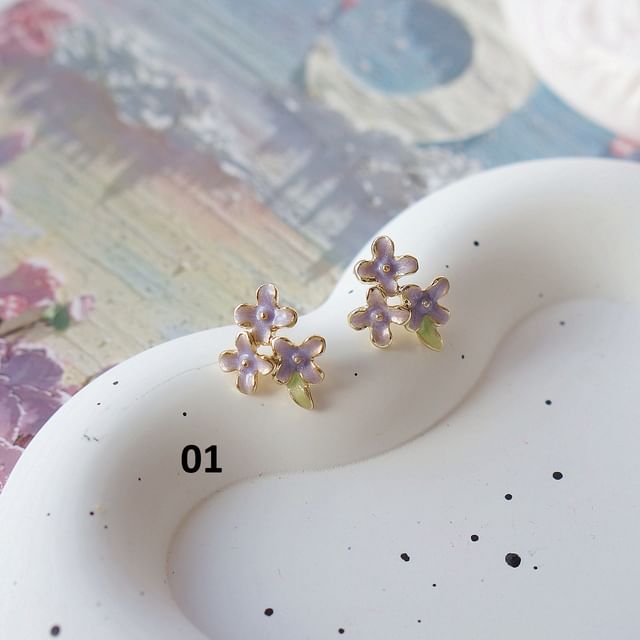 / Earring On Clip Floral Stud