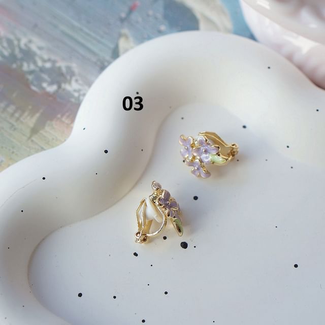 / Earring On Clip Floral Stud