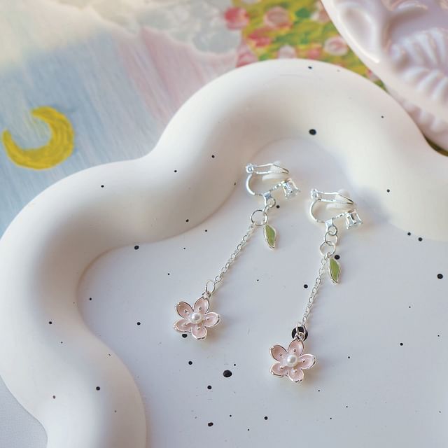 / Dangle On Earring Floral Clip Set