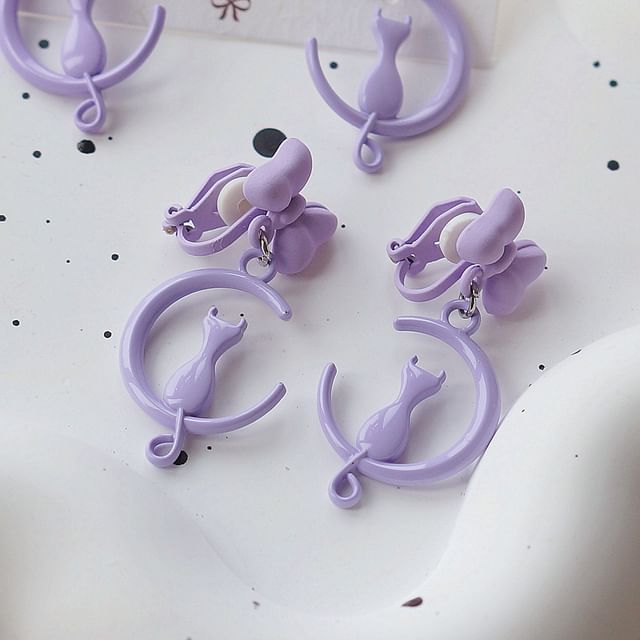 / Cat Clip Earring Moon Dangle On
