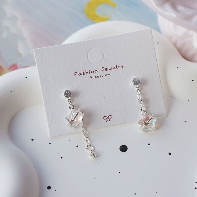 On Earring Star Asymmetrical / Dangle Clip