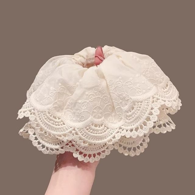 Trim Scrunchie Ruffle Lace