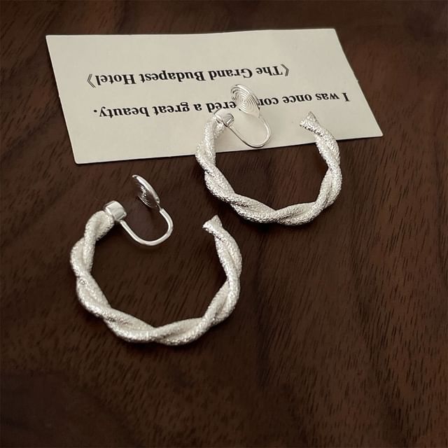 Huggie Earring Twisted