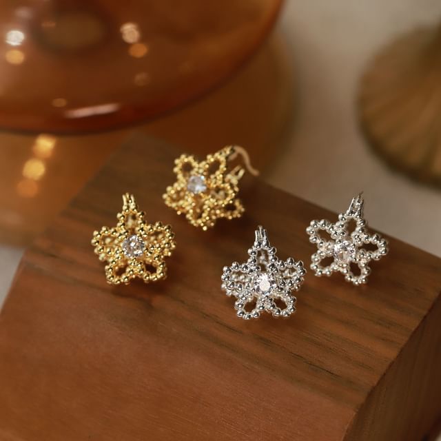 Flower Rhinestone Earring Huggie