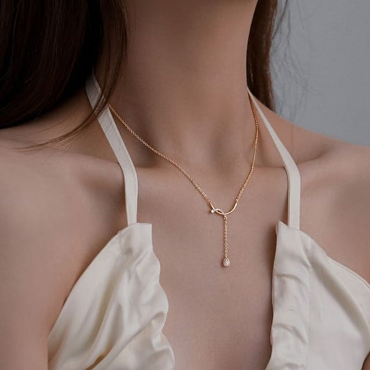 Collier avec pendentif en strass