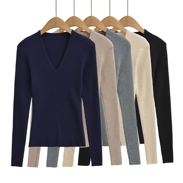 Knit V-Neck Long-Sleeved Top