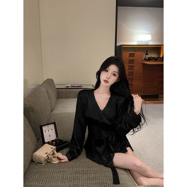 Asymmetric Plain V-Neck Long-Sleeved Blouse Set with Belt