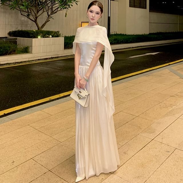 A-Line Evening Gown Neck Back Open Plain Halter