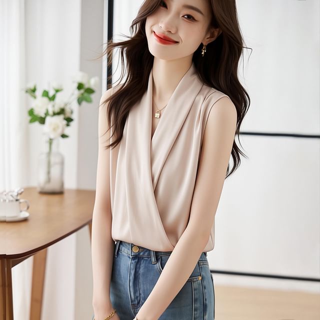 V-Neck Sleeveless Simple Blouse