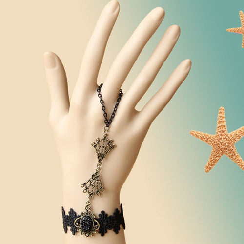 Retro Romantic Lace Gothic Wristlet in Black