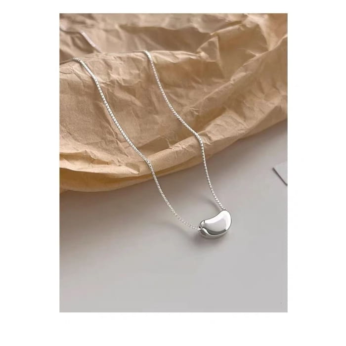 Bean Pendant Alloy Choker