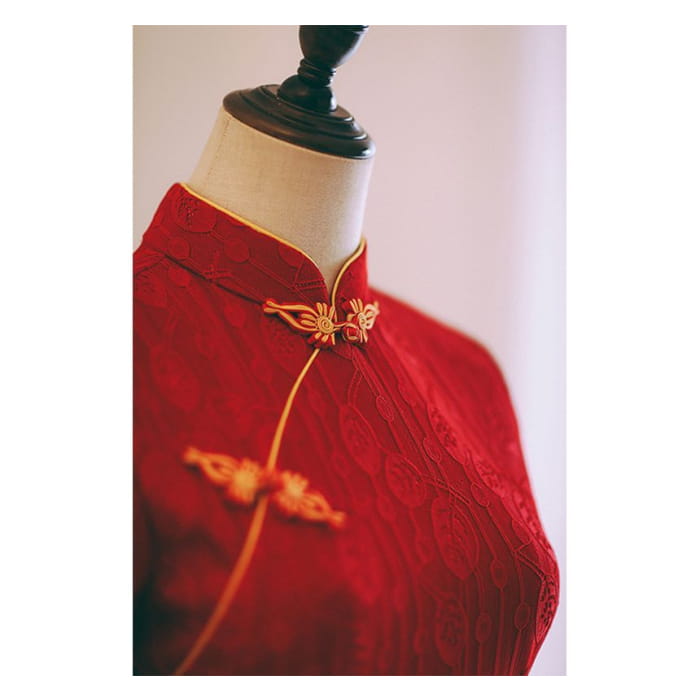 Elbow-Sleeve Plain Lace Qipao
