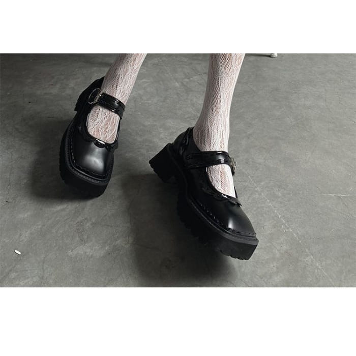 Faux Pearl Bow Accent Lace Socks