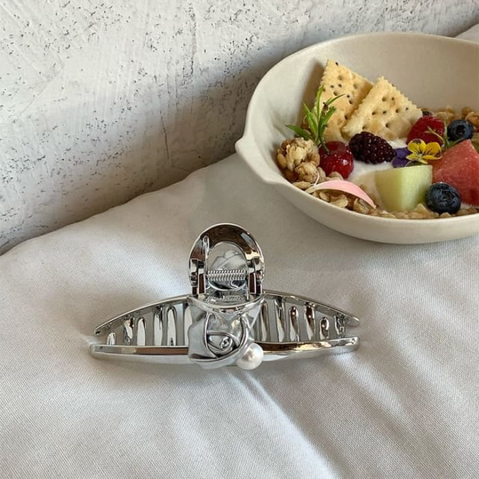 Floral Faux Pearl Hair Claw - Silver / One Size