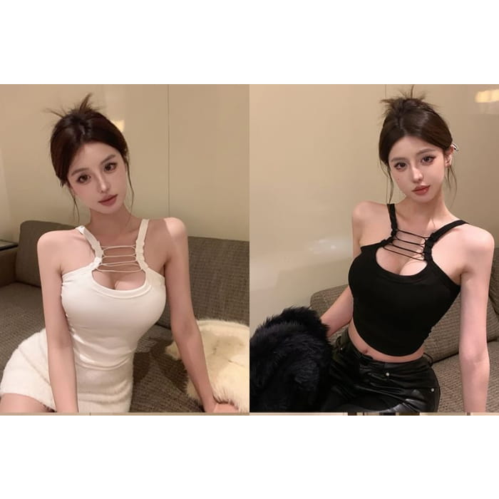 Halter Neck Plain Cutout Slim Fit Crop Top