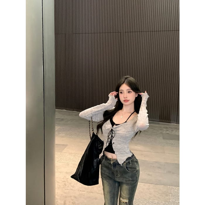 Halter Neck Plain Cutout Slim Fit Crop Top / Split Lettuce