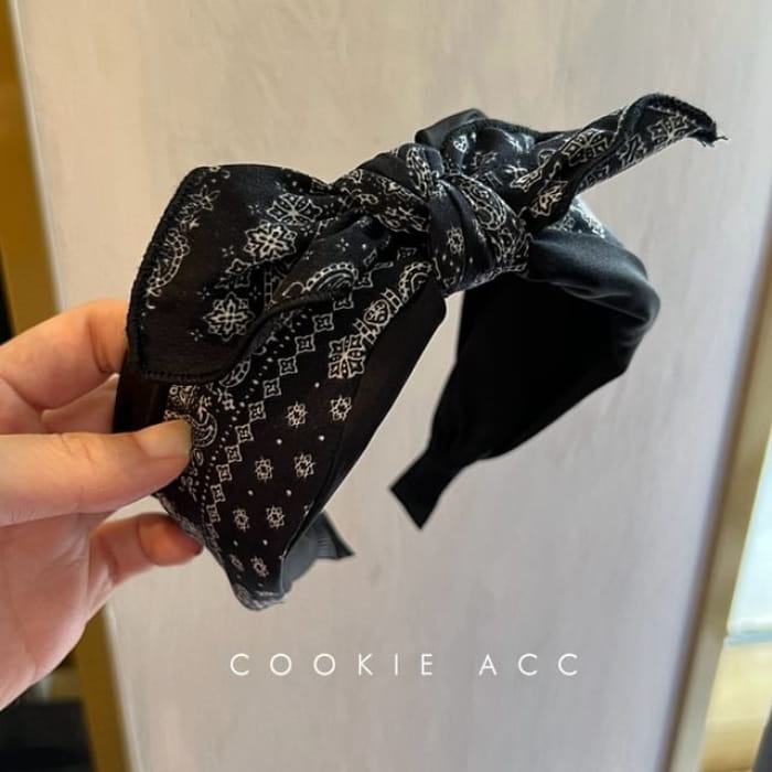 Knotted Fabric Headband - Black / One Size