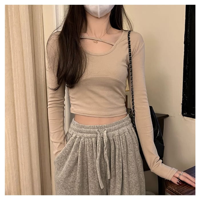 Long-Sleeve Round Neck Plain Crop T-Shirt