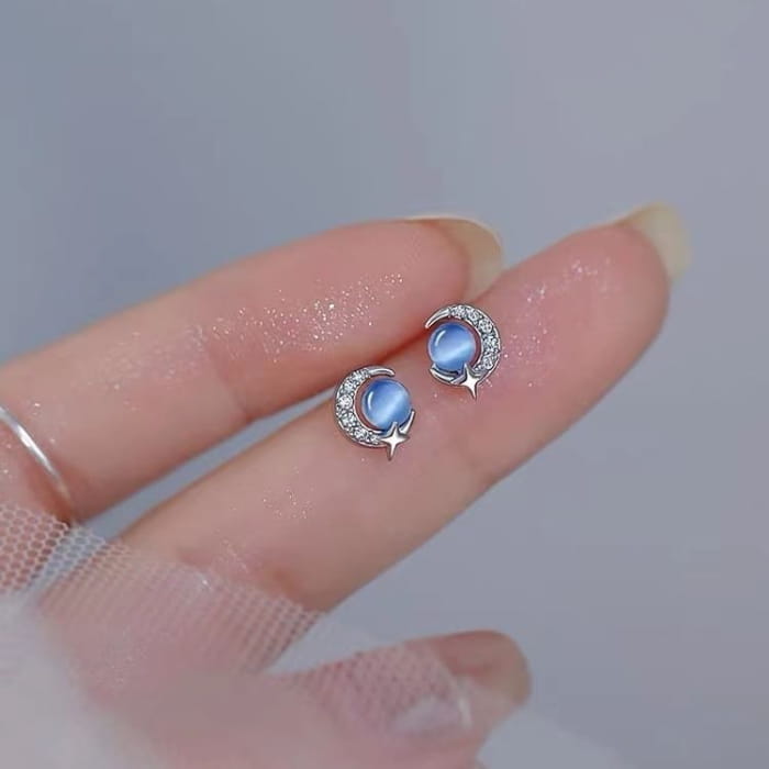 Moon Studded Earring
