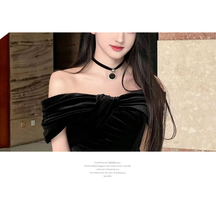 Off-Shoulder Plain Knot Ruched Mermaid Evening Gown