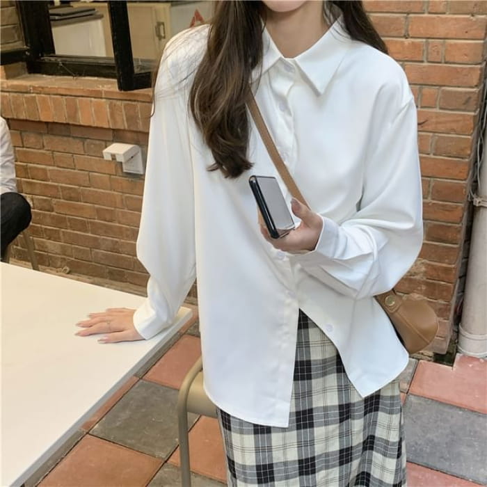 Plain Shirt / V - White / L