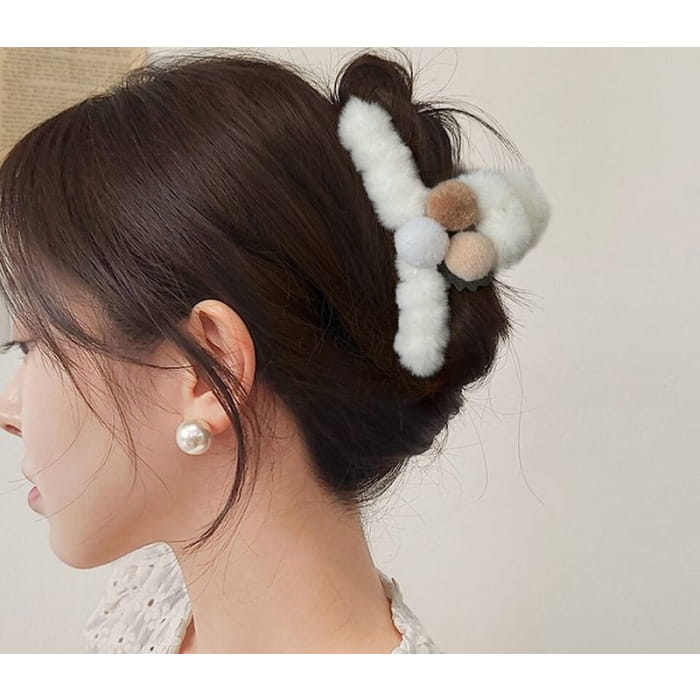 Pom Fluffy Hair Claw
